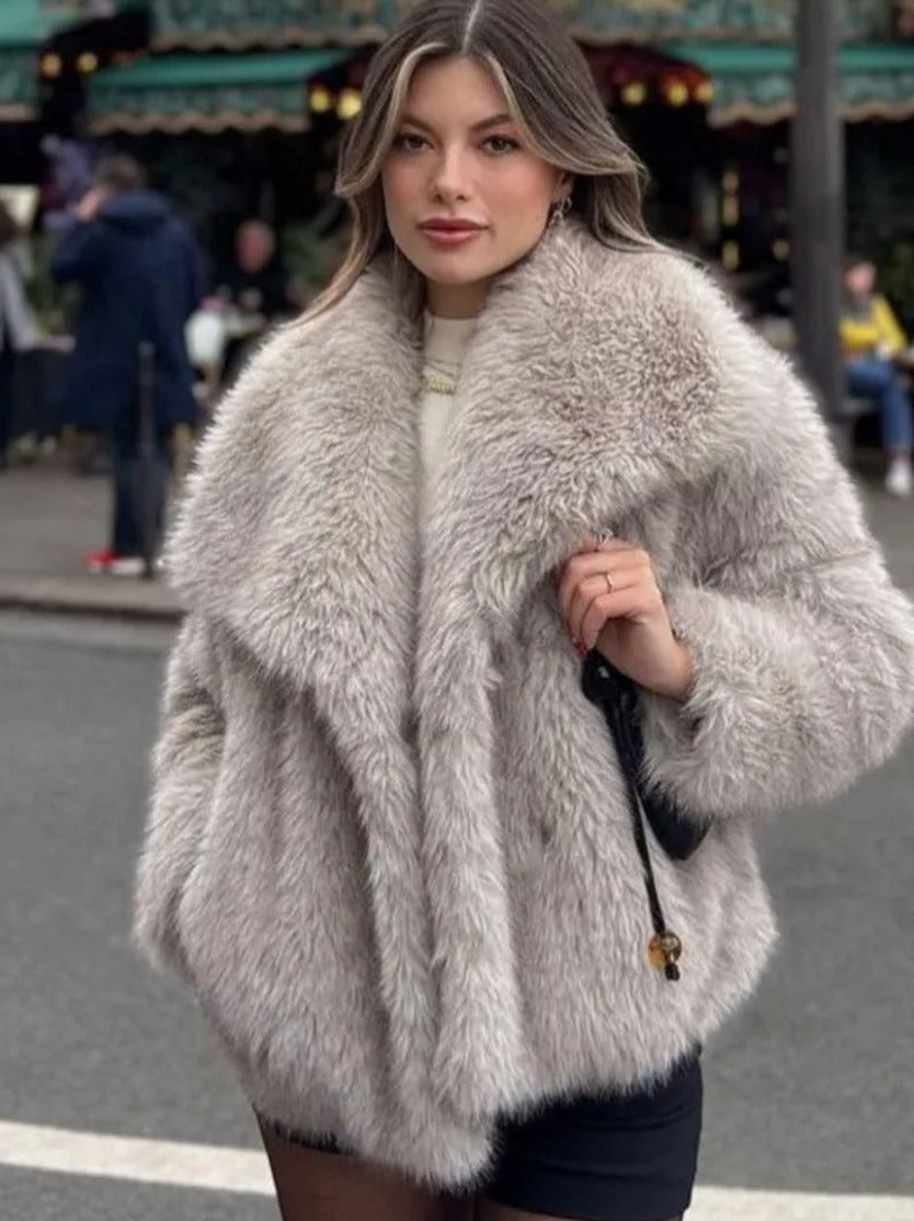 Luxe pluche dames winterjas met turn-down kraag | Trendy kort model