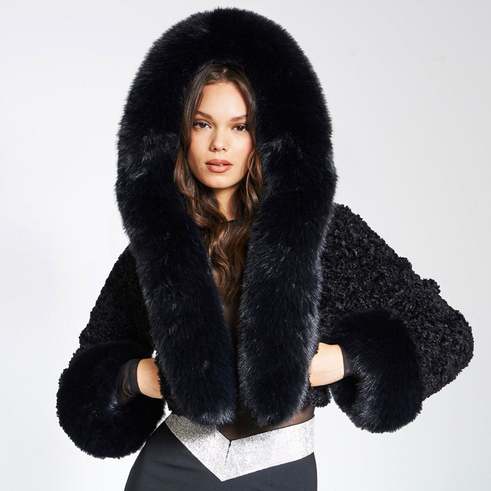 Cropped faux fur jas voor een glamoureuze winterlook