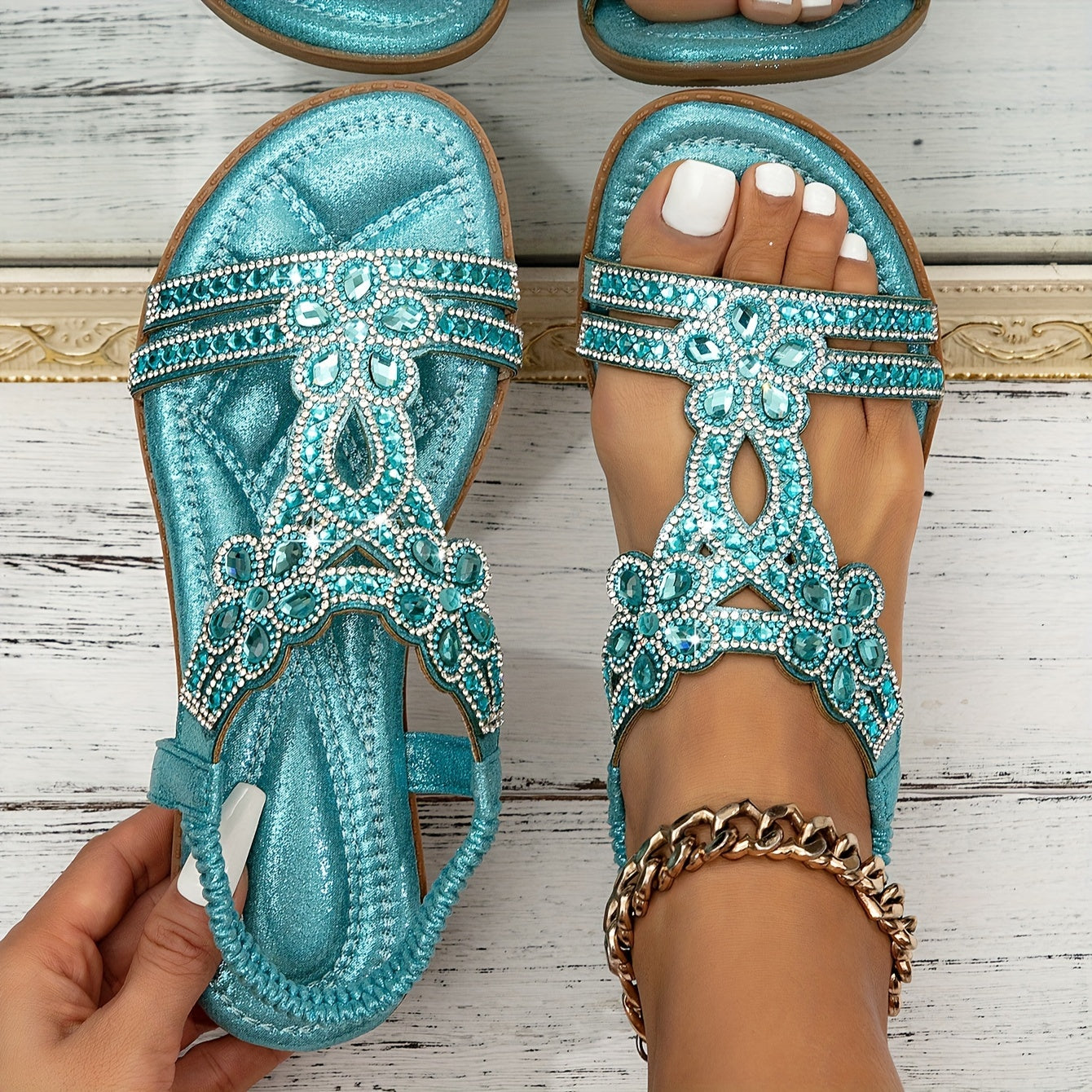 MAELYN | Elegante Sandalen met Bloemen- en Kralendetail