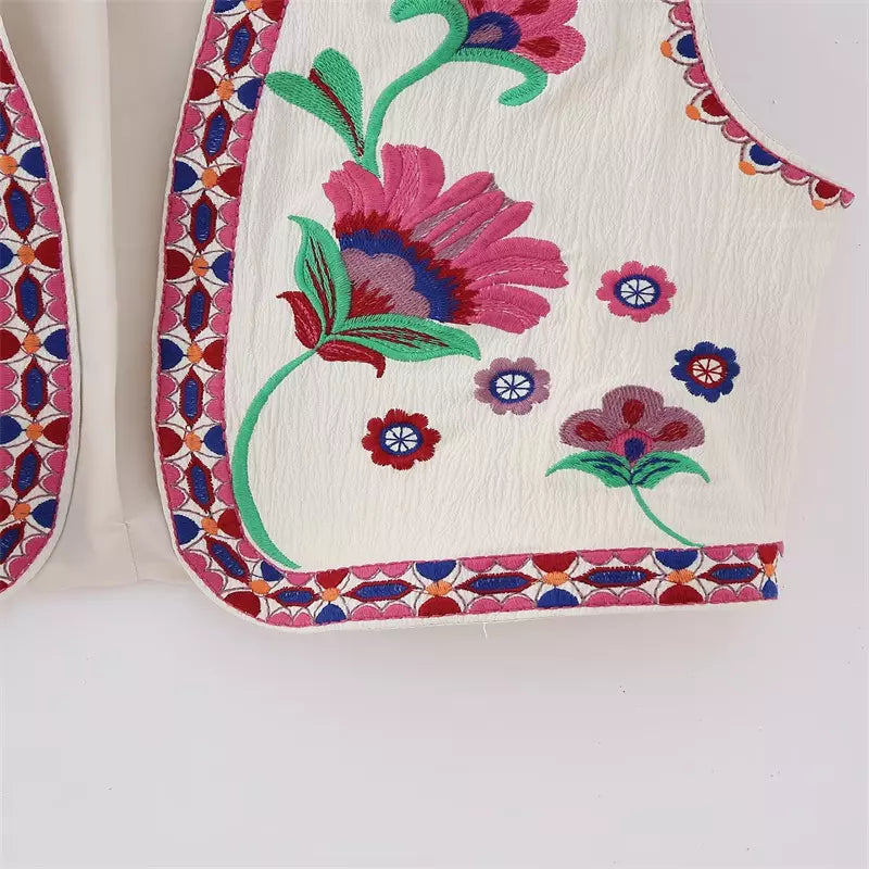 ZARIA | Geborduurd Gilet met Blauwe Bloemen
