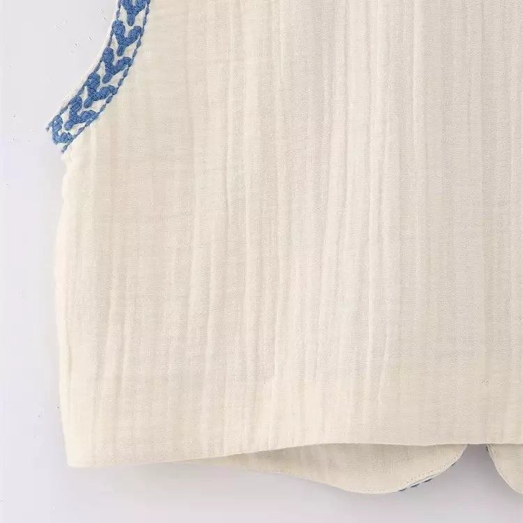 ZARIA | Geborduurd Gilet met Blauwe Bloemen
