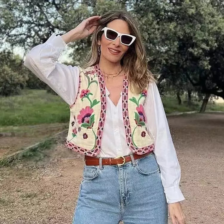 ZARIA | Geborduurd Gilet met Blauwe Bloemen