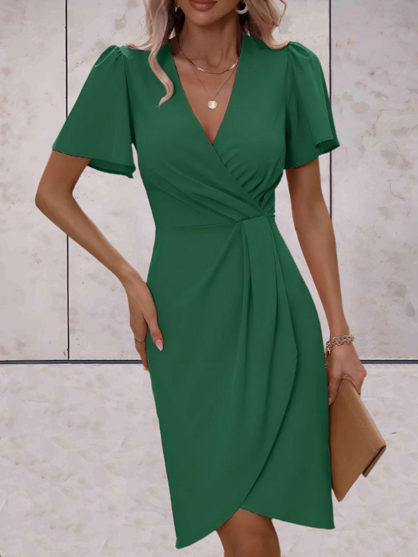 Elegante Wikkeljurk met Zwierige Mouwen | Slim Fit Cocktailjurk