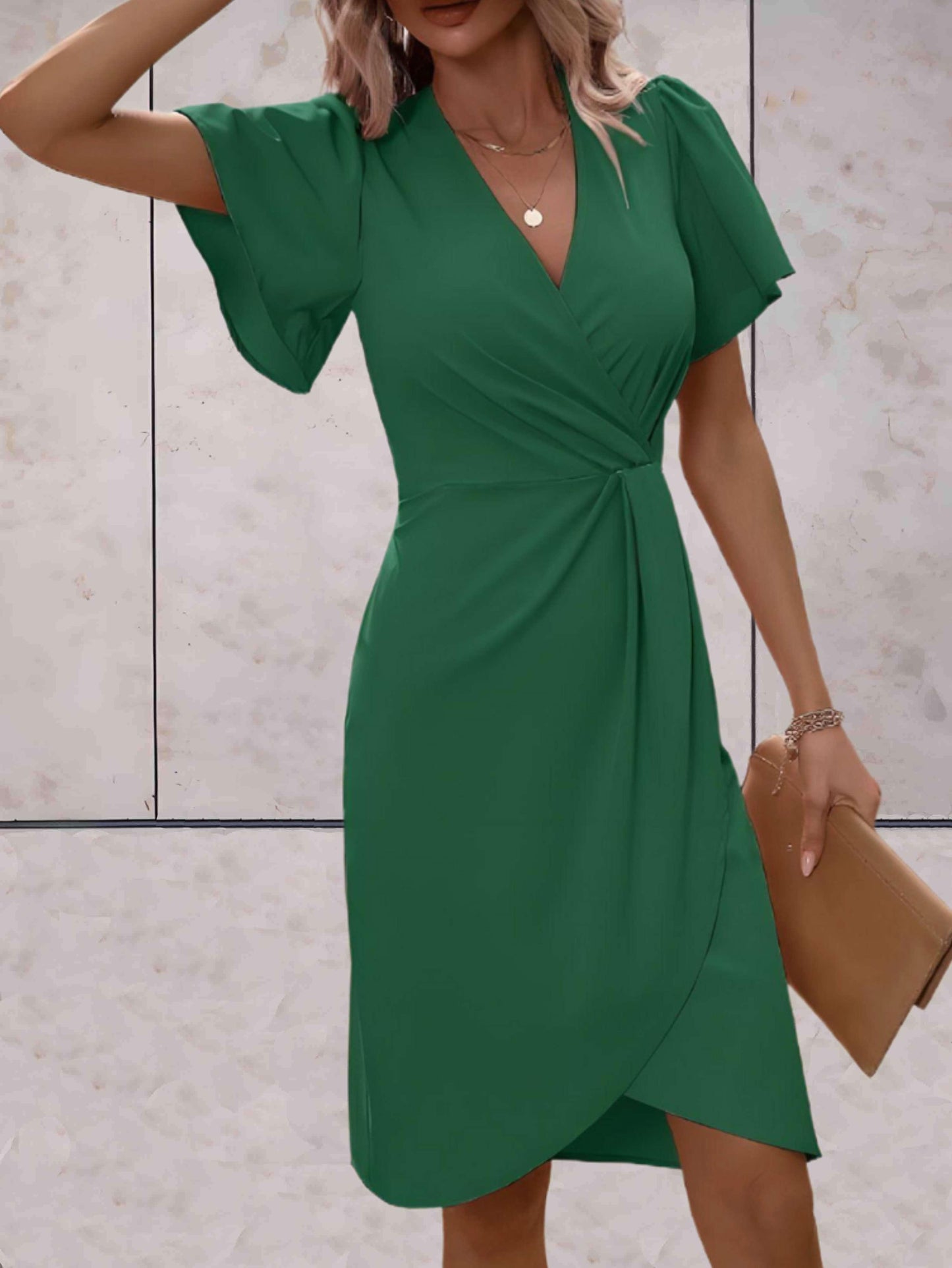 Elegante Wikkeljurk met Zwierige Mouwen | Slim Fit Cocktailjurk