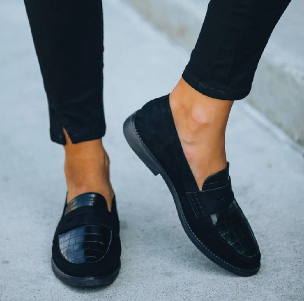 IRINA | Zwarte Suède Loafers met Minimalistische Klasse