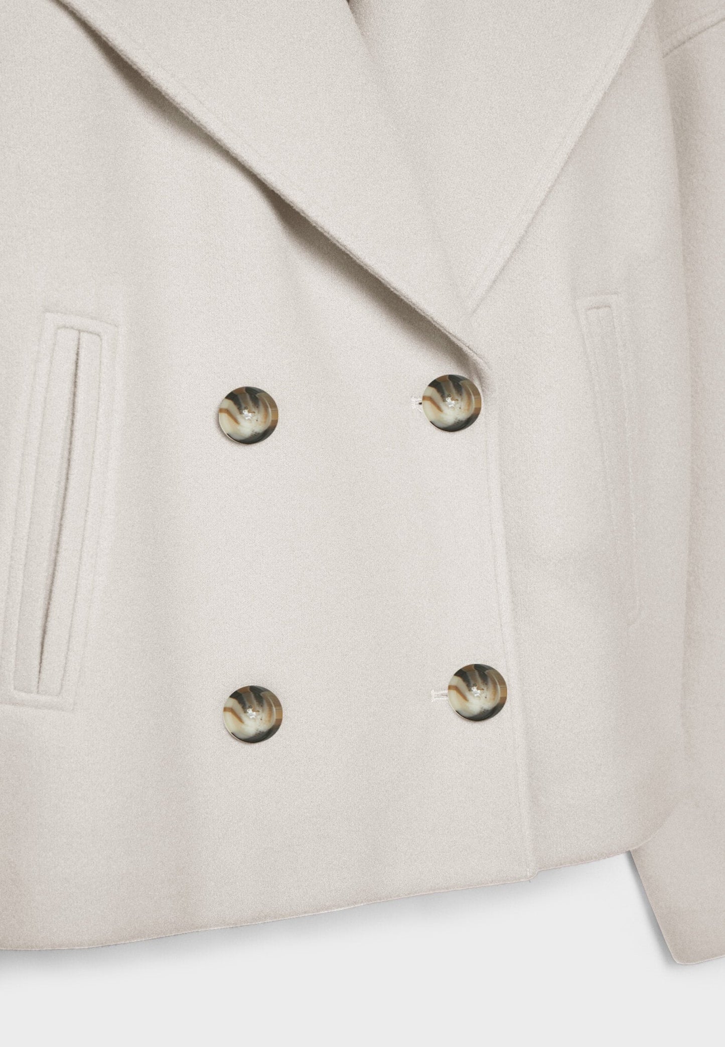 Chique korte damesjas met dubbele knopen | Cropped double-breasted mantel