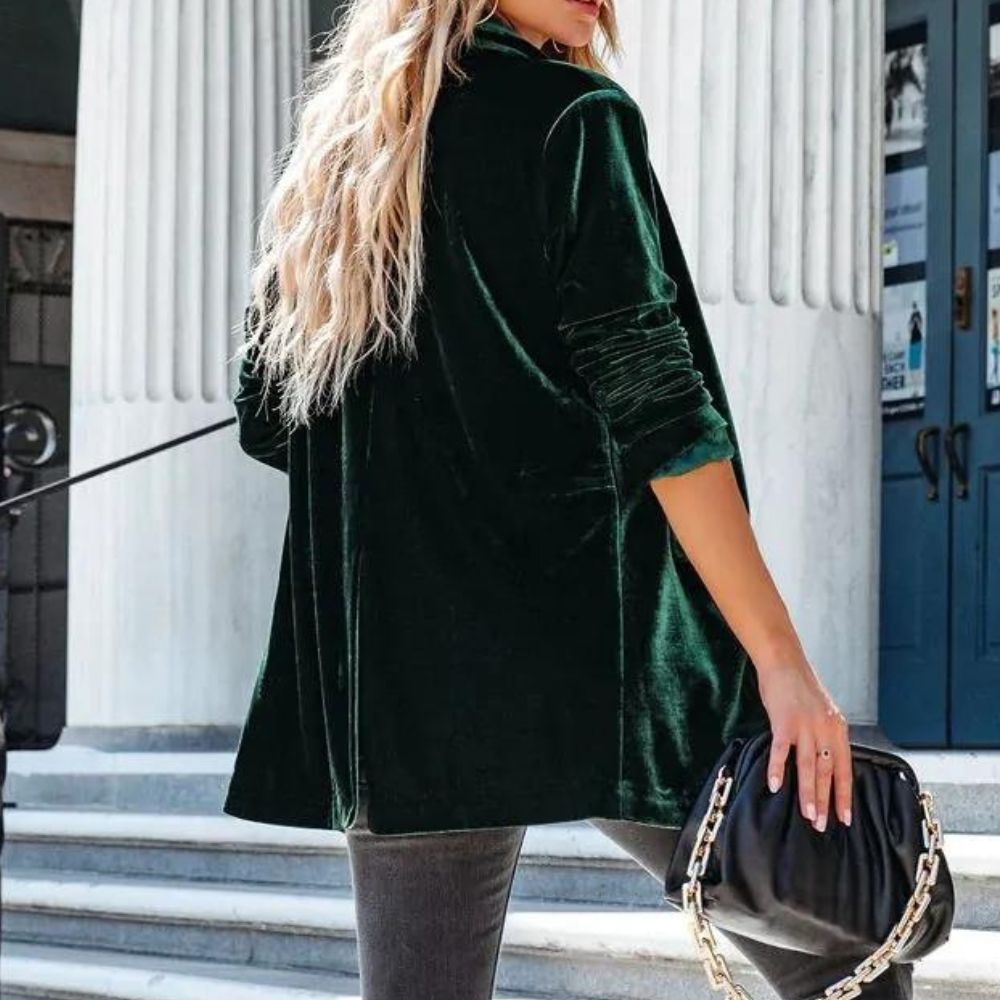 Velveta – Zomerse Fluwelen Jas in Elegante Stijl