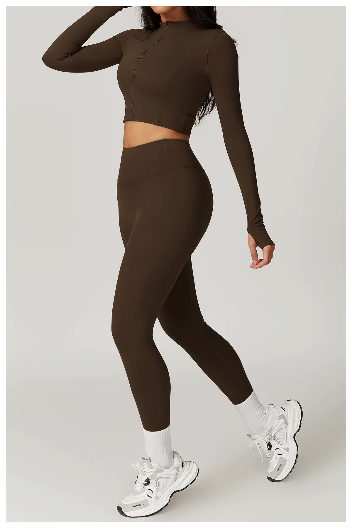 NYRA | Naadloze Sportset met Sculptende Pasvorm en Ademend Comfort