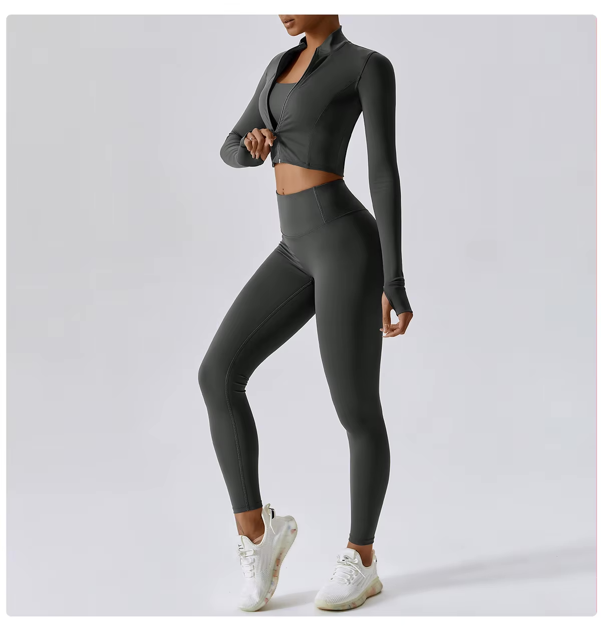 NYRA | Naadloze Sportset met Sculptende Pasvorm en Ademend Comfort