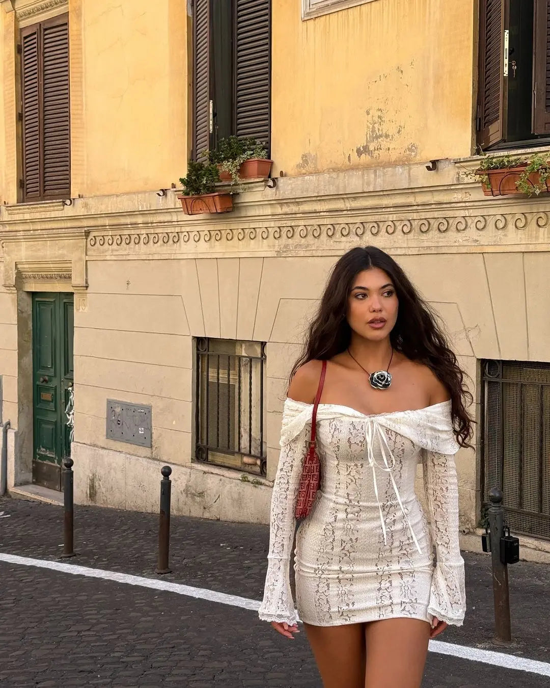 Noémie – Elegante Off-Shoulder Maxi Jurk met Kant en Ruffles