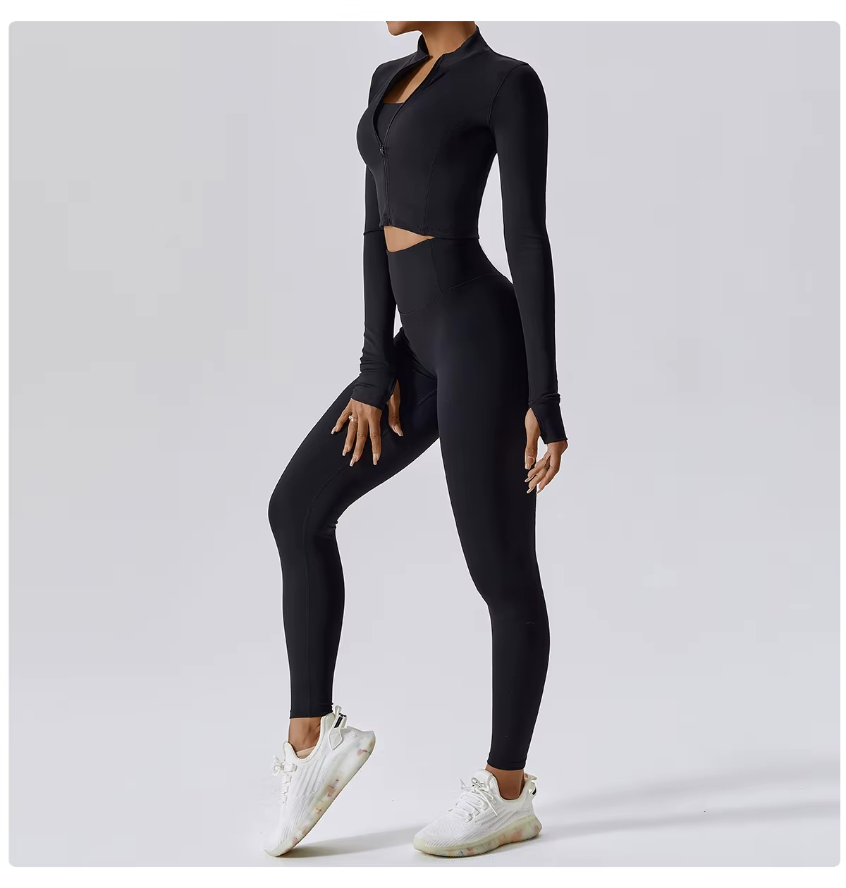 NYRA | Naadloze Sportset met Sculptende Pasvorm en Ademend Comfort