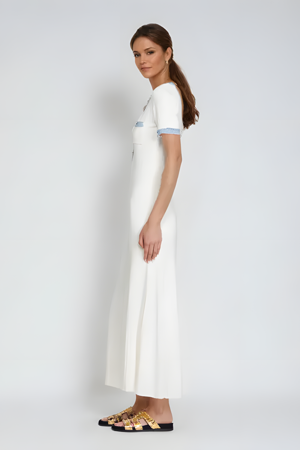 ELVIRA | Midi-jurk met sierlijke knoopdetails