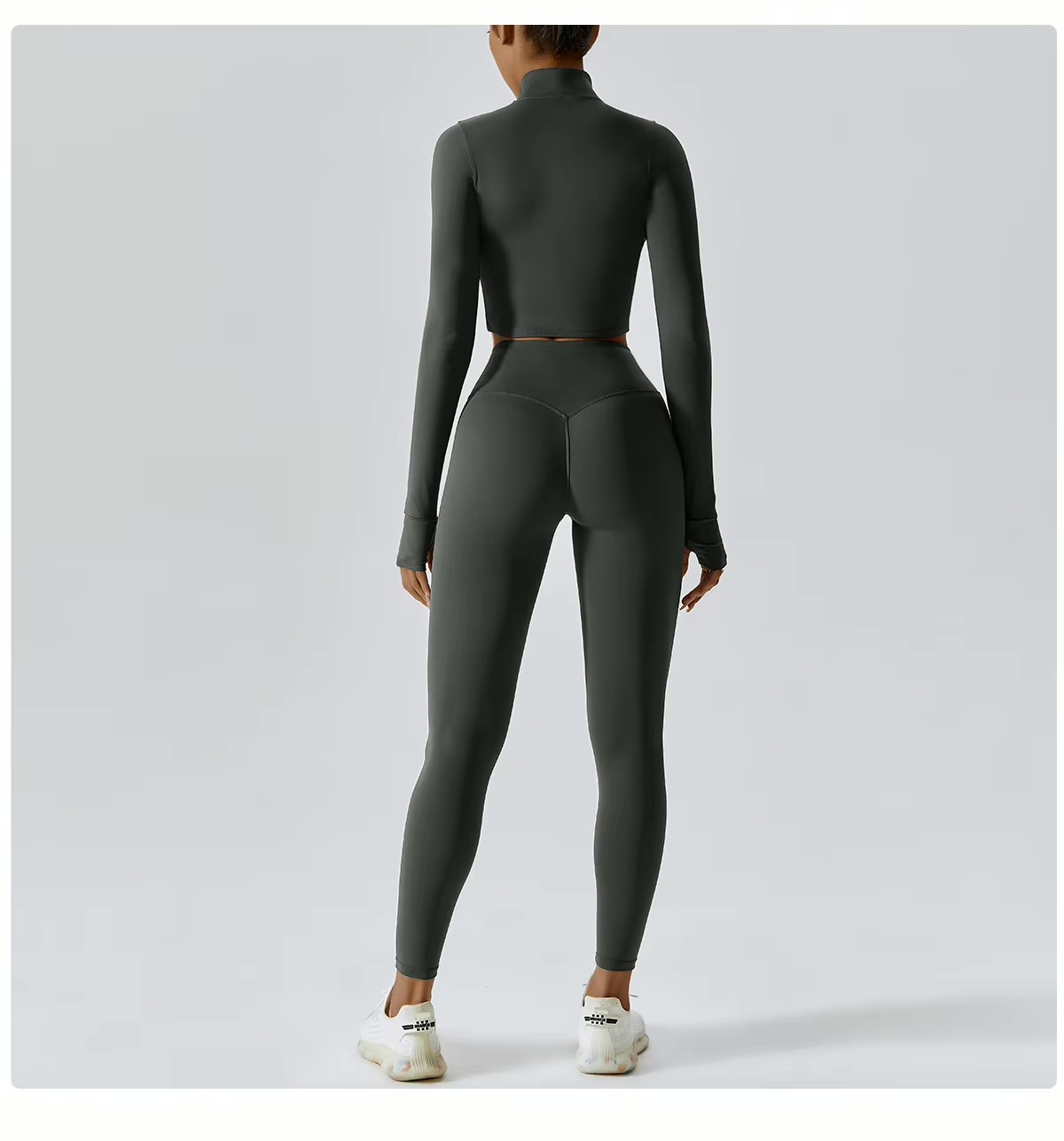 NYRA | Naadloze Sportset met Sculptende Pasvorm en Ademend Comfort