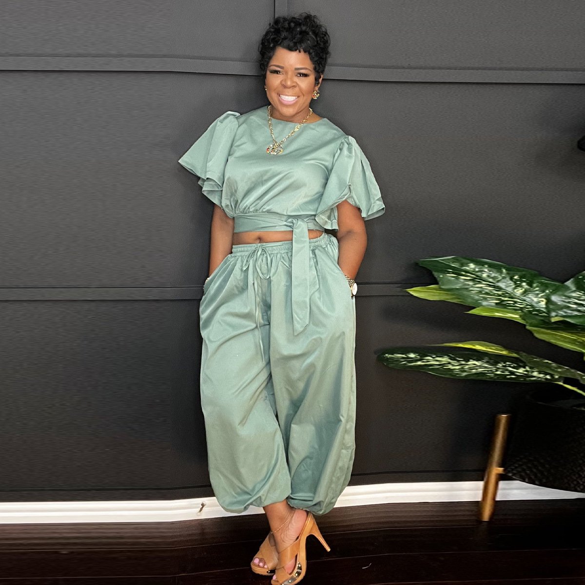 CAMILA | Statement Jogger Set met Peplum Details