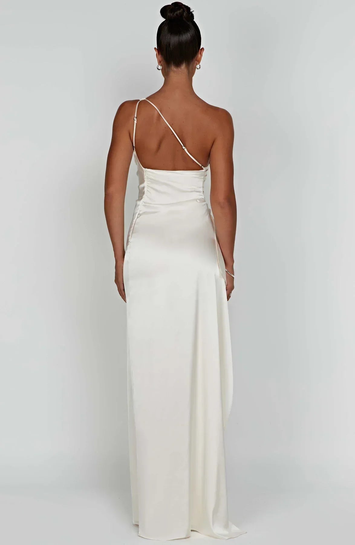IRINA | Satijnen One-Shoulder Splitjurk voor Speciale Gelegenheden