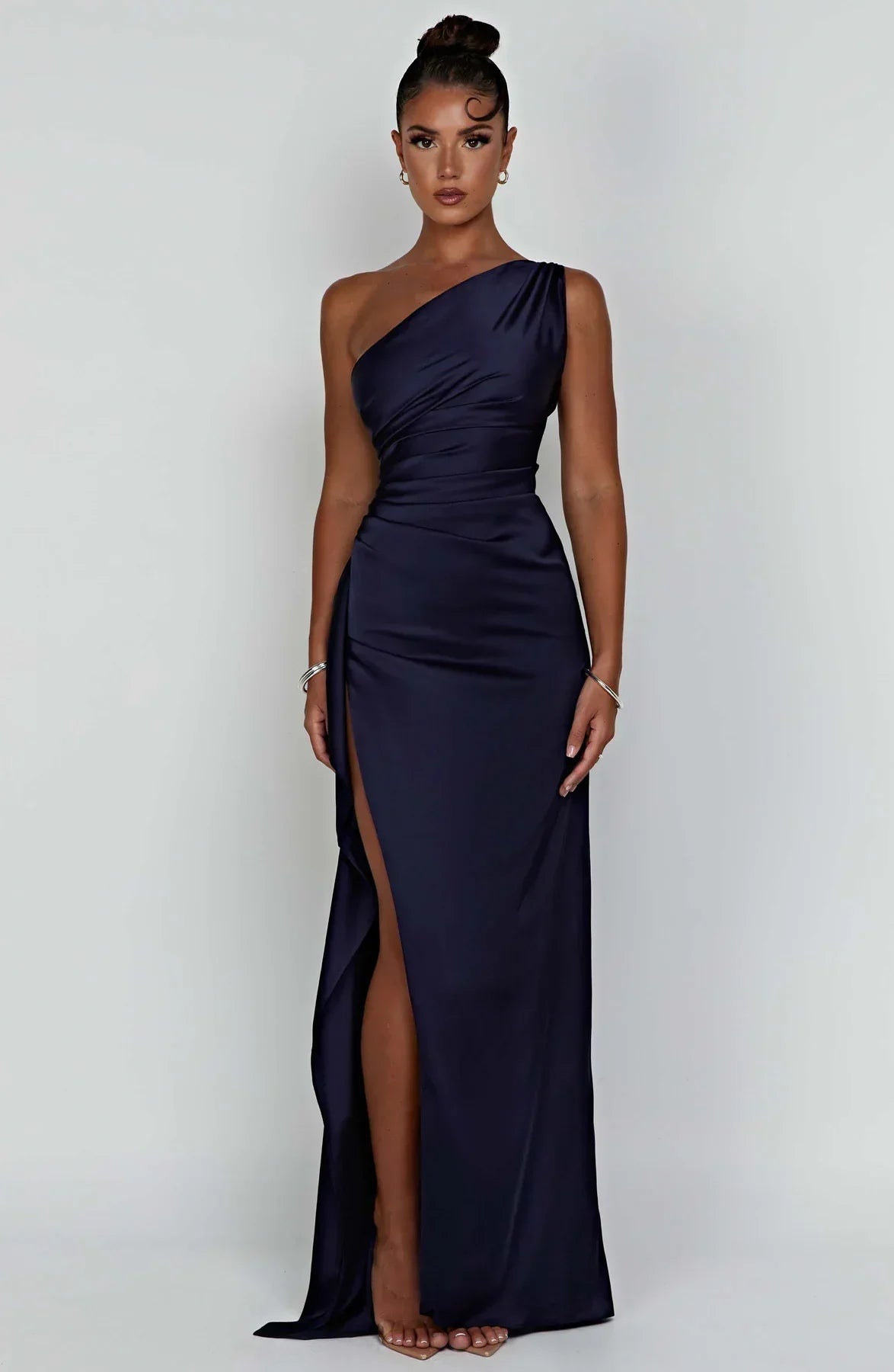 IRINA | Satijnen One-Shoulder Splitjurk voor Speciale Gelegenheden