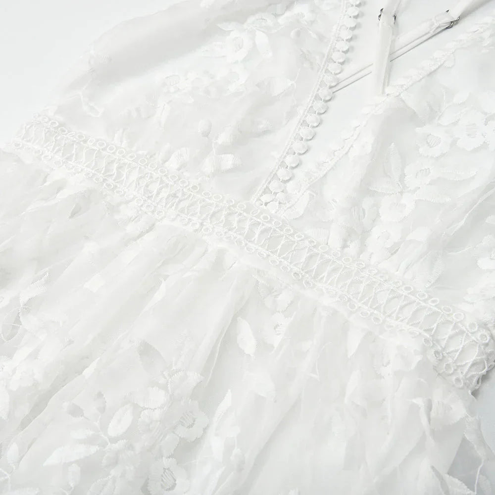 FIORELLA | Witte kanten jurk met bloemenborduursels