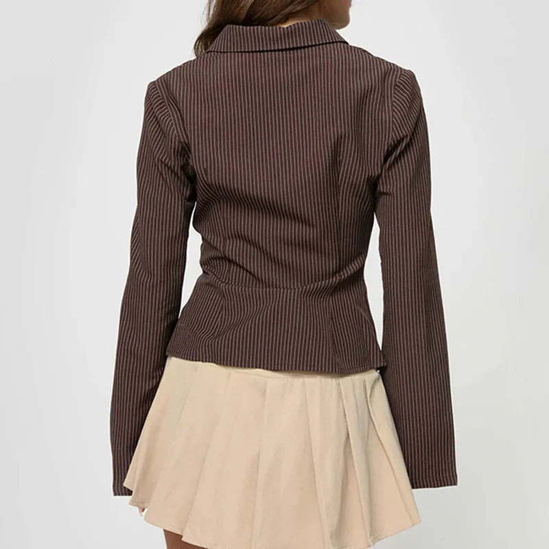 Eva Blouse | Retro & Elegant | Slim-Fit Pasvorm | Flared Mouwen | Tijdloze Stijl