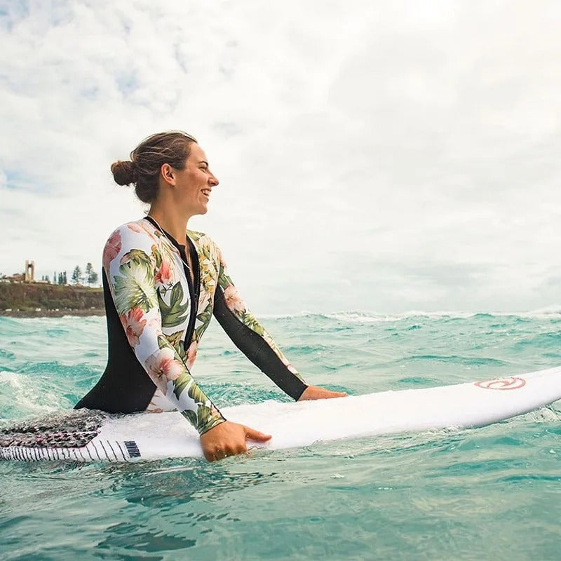 SOLANI | Surf Bodysuit met Kleurige Print & UV-Bescherming