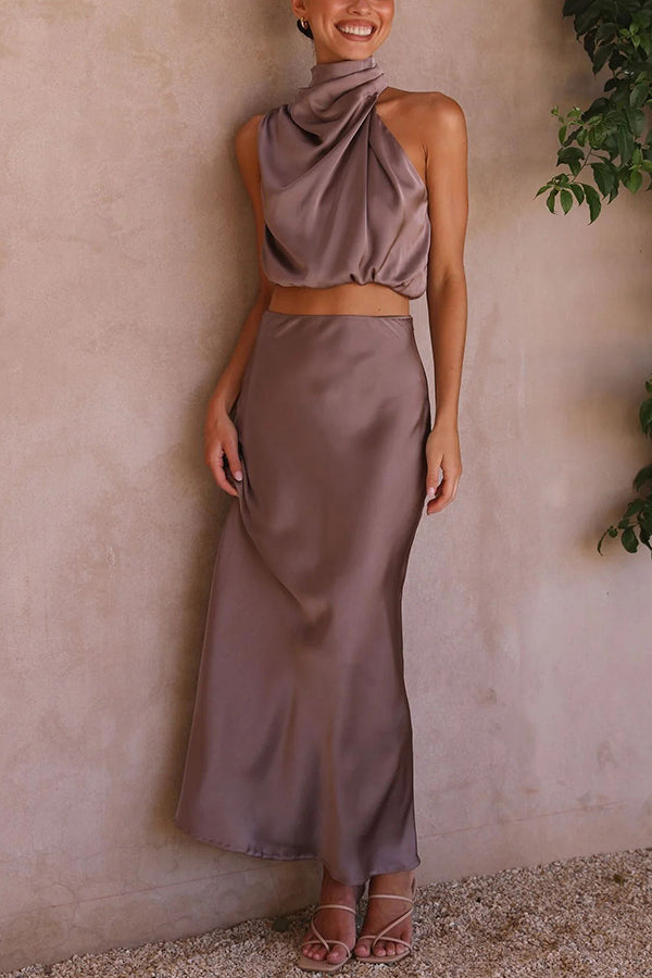 SALVINA | Satijnen Two-Piece Set met Haltertop & Vloeiende Maxi-Rok