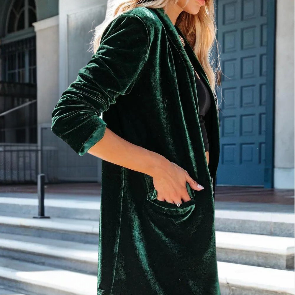 Velveta – Zomerse Fluwelen Jas in Elegante Stijl