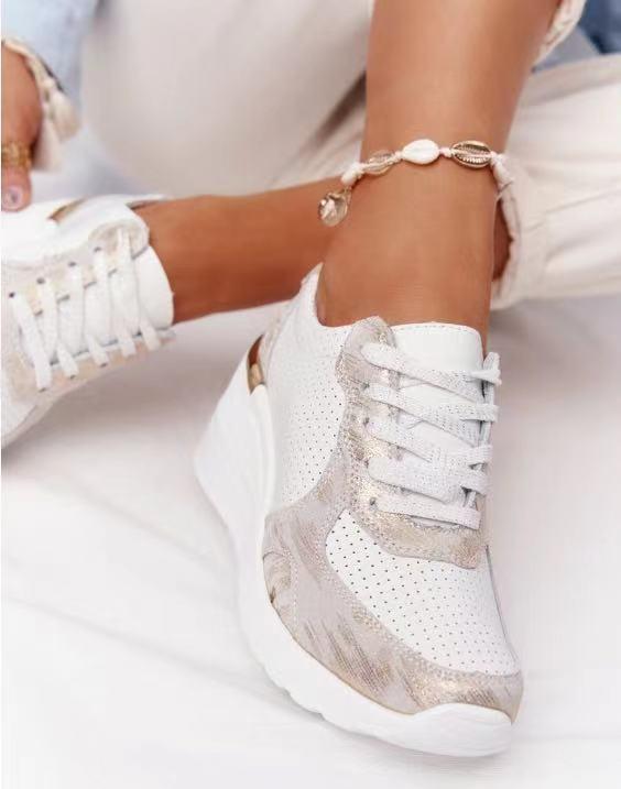 Selvona | Sneakers met Sleehak en Metallic Accenten