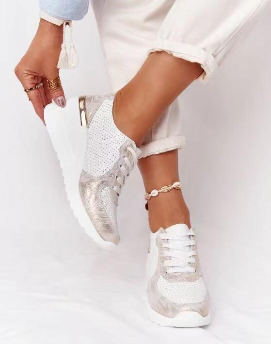 Selvona | Sneakers met Sleehak en Metallic Accenten