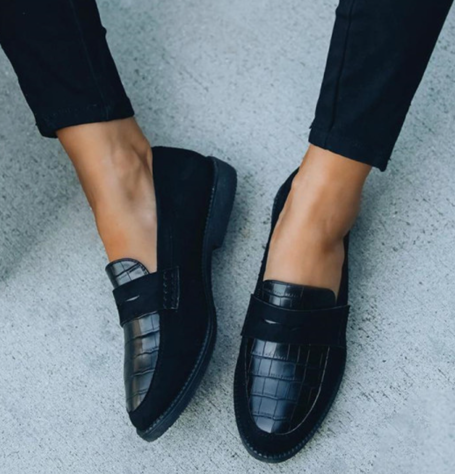IRINA | Zwarte Suède Loafers met Minimalistische Klasse