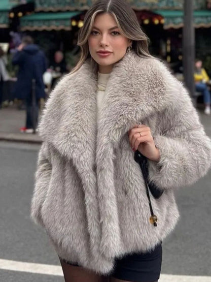 Luxe pluche dames winterjas met turn-down kraag | Trendy kort model