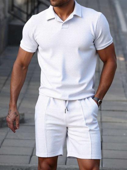 Beige heren polo & shorts set – minimalistische zomerset met relaxte uitstraling