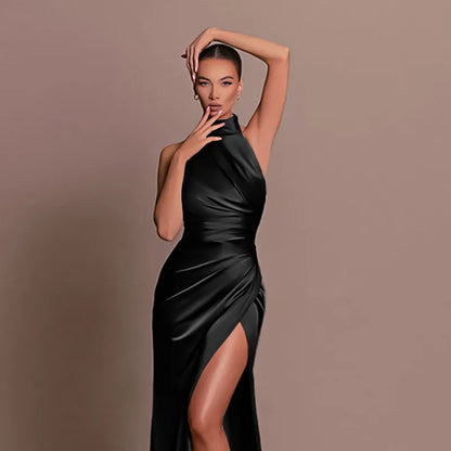 AMARA | Luxe Halterjurk met Split – Perfect als Bruiloftsgast