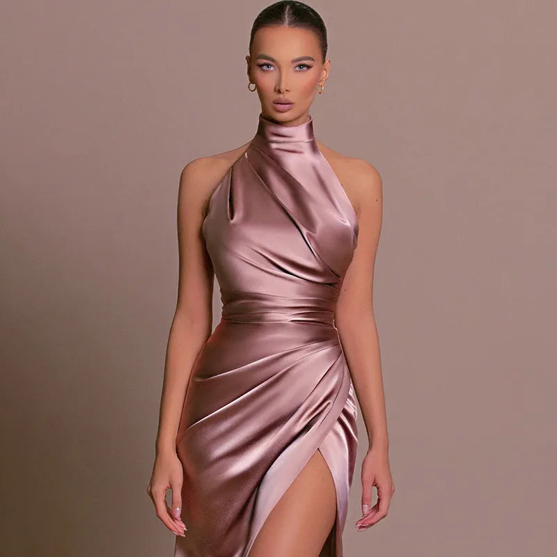AMARA | Luxe Halterjurk met Split – Perfect als Bruiloftsgast