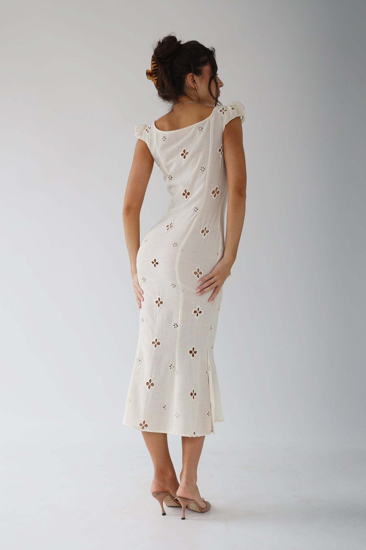Isabella - Vintage Geborduurde Fishtail Midi-jurk | Romantisch, Elegant & Ademend