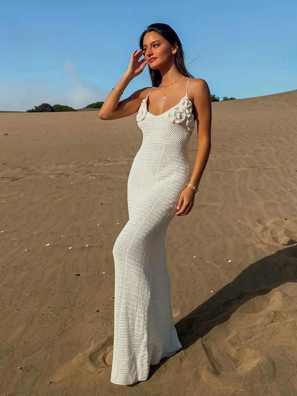 ALVA | Witte maxi jurk met V-hals en bloemenaccent 4