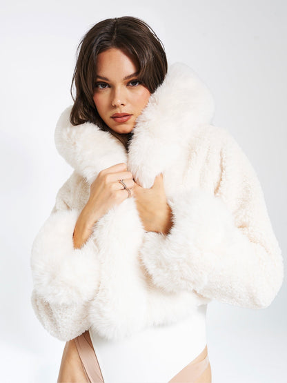 Cropped faux fur jas voor een glamoureuze winterlook