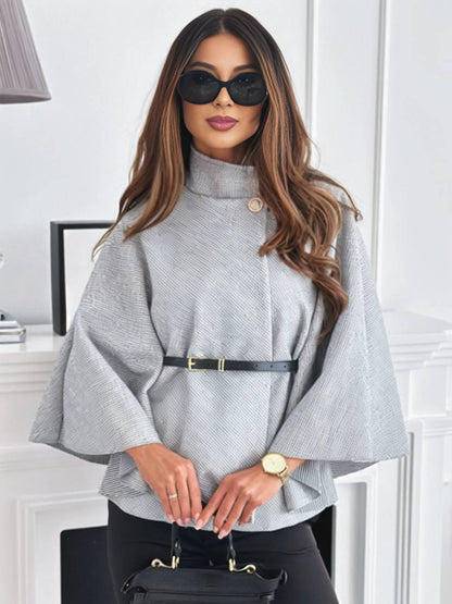 ÉLINOR | Korte ponchojas met ceintuur en vleermuismouwen