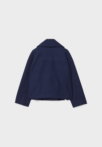 Chique korte damesjas met dubbele knopen | Cropped double-breasted mantel
