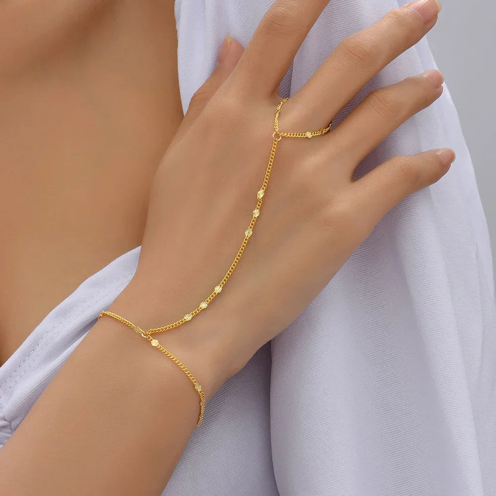 Ayanna | Goudkleurige Sieradenset met Handharnasdetail