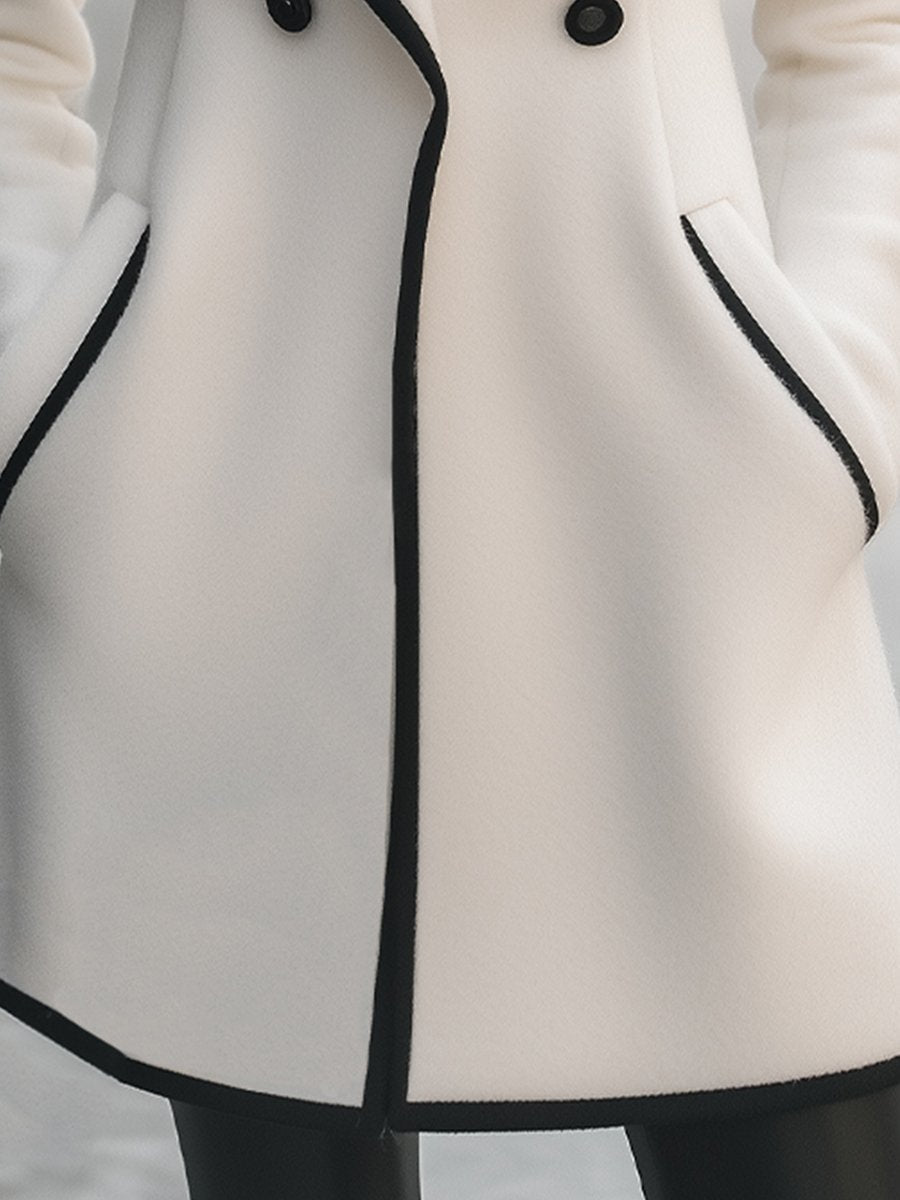 Elegante Lange Winterjas Dames met Zwarte Details en Dubbele Knoopsluiting voor Stijl en Comfort