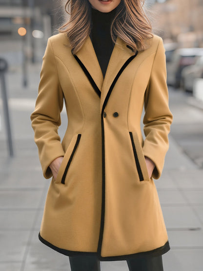 Elegante Lange Winterjas Dames met Zwarte Details en Dubbele Knoopsluiting voor Stijl en Comfort