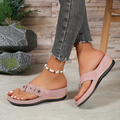 FLORELLA | Zomerse slippers met bloemendetail en verhoogde zool 3