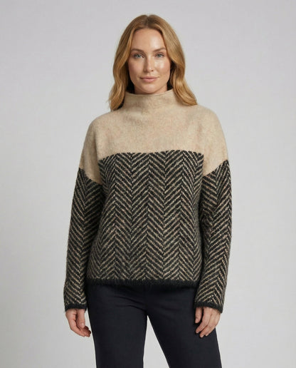Holly Zwarte Damestrui | Zachte Synthetische Vezelmix, Comfortabel en Elegant 0