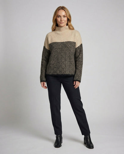 Holly Zwarte Damestrui | Zachte Synthetische Vezelmix, Comfortabel en Elegant 1