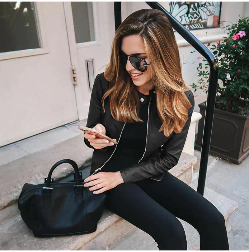 RAINE | Tijdloos leren damesjack met moderne flair