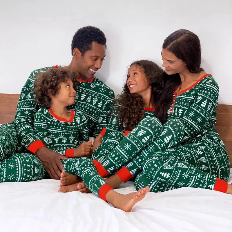 Kerstfamilie Pyjama Set | Zachte, Warme Loungekleding voor het Gezin