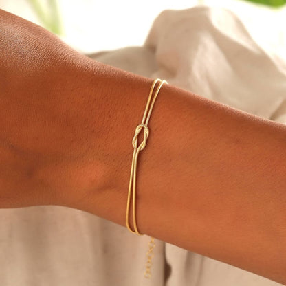 LUNA | Tijdloze Liefdesknoop Armband in Minimalistische Stijl 0