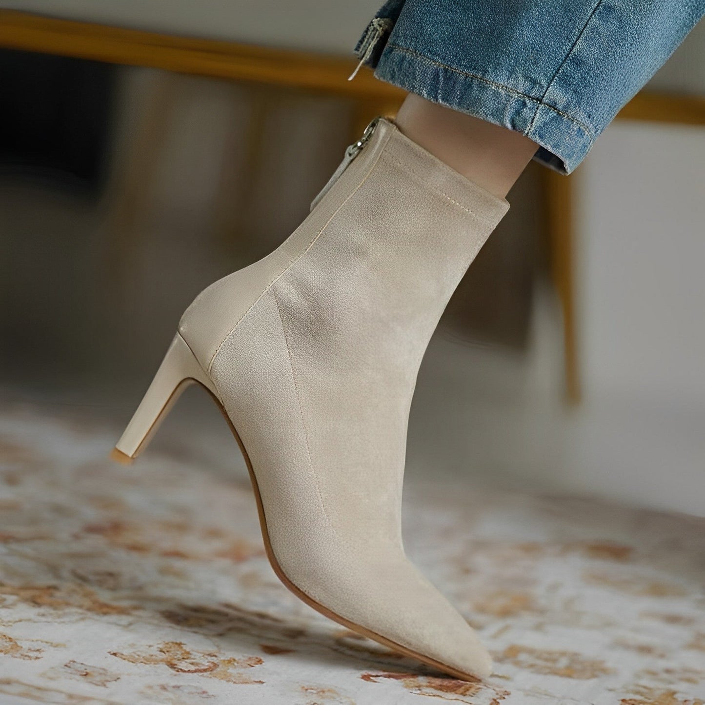 NORELLA | Elegante Enkellaarzen met Puntige Neus 0