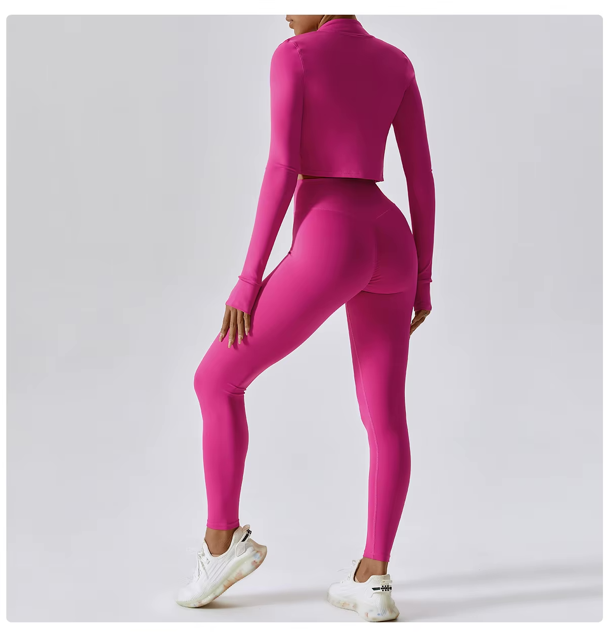 NYRA | Naadloze Sportset met Sculptende Pasvorm en Ademend Comfort 6