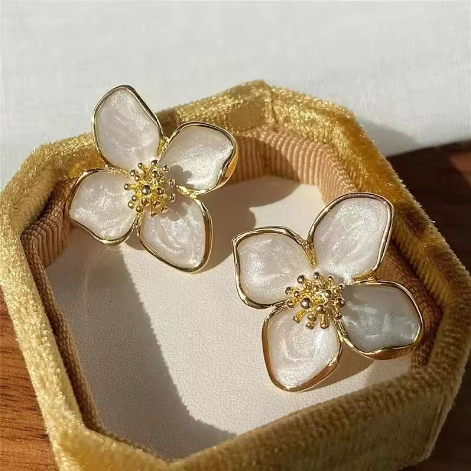 OANA | Romantische Bloemoorbellen met Elegante Flair 2