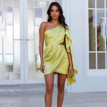 LUCILLA | Satijnen mini-jurk met asymmetrische schouder